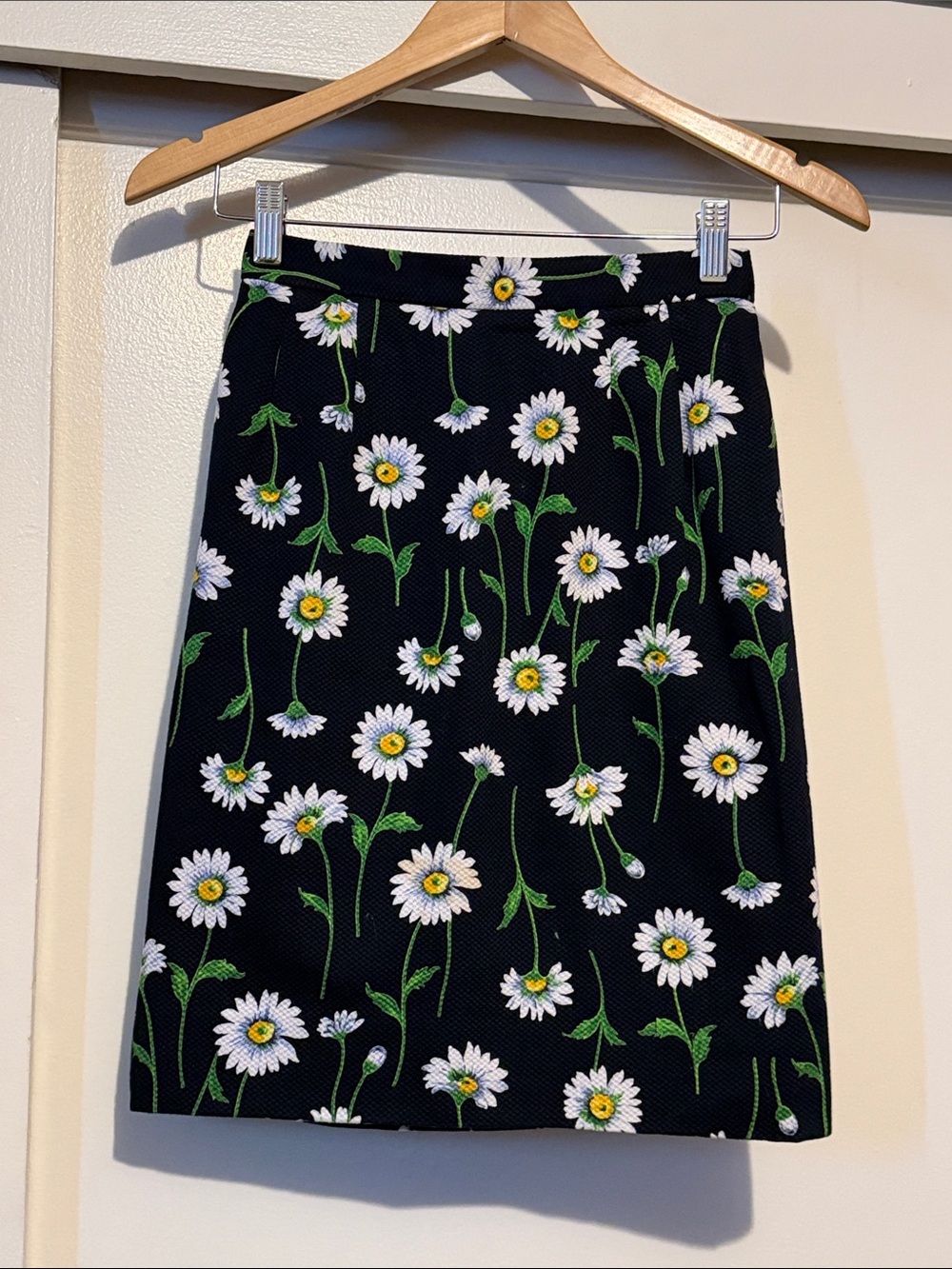 Black Daisy-Print Pencil Skirt